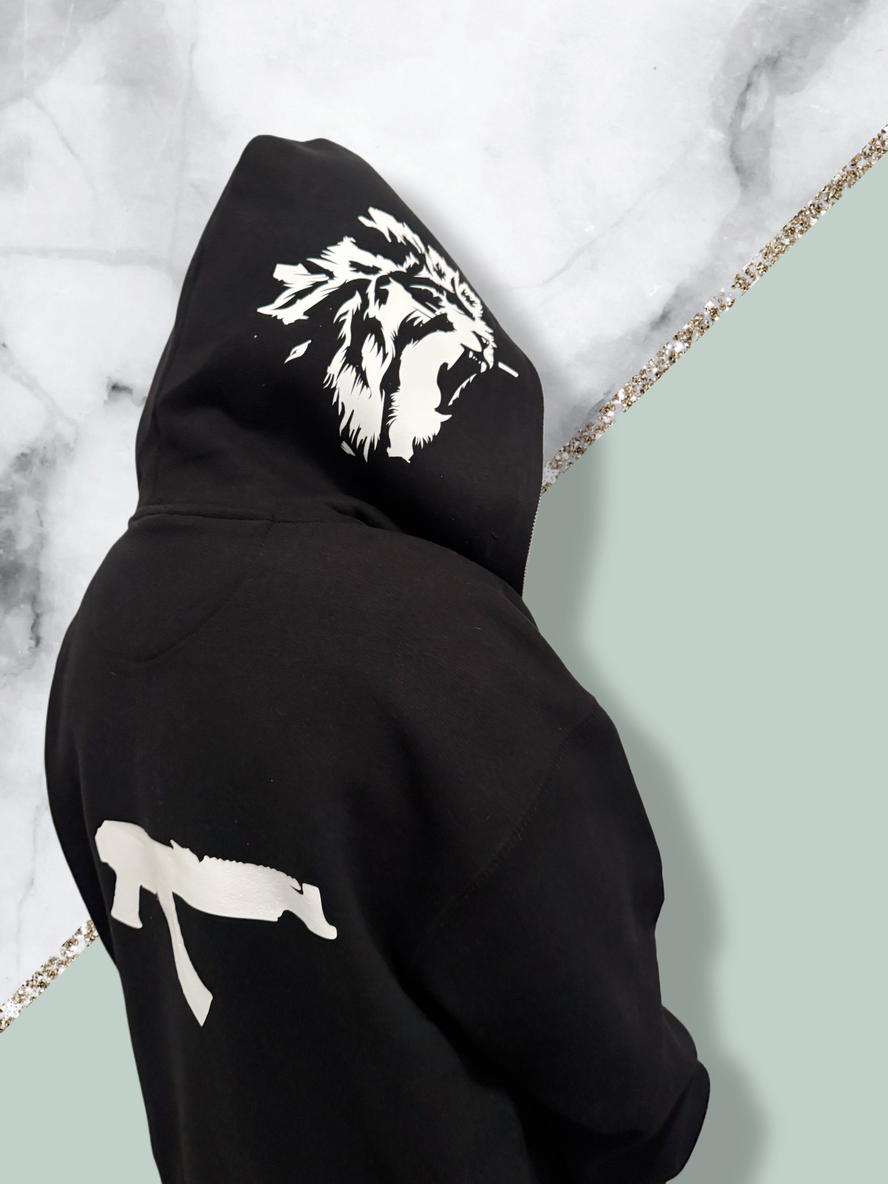 FULL ZIP UP W/DRACO AND LION